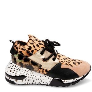 NEVER WORN Steve Madden leopard sneakers